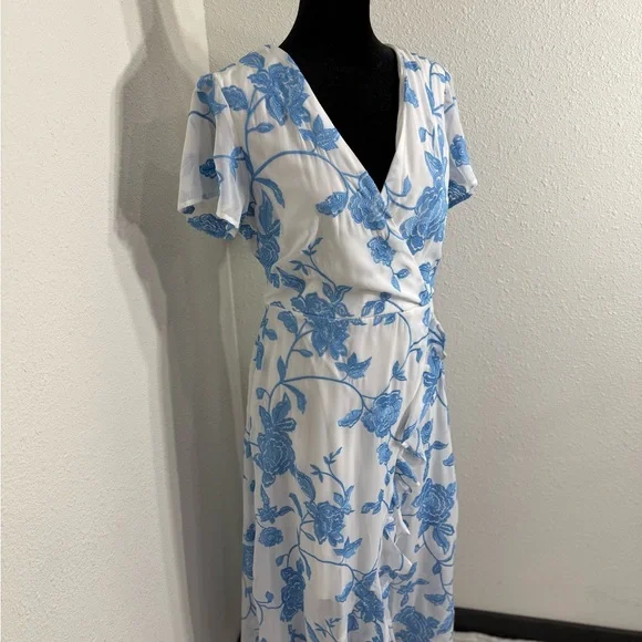 Kensie Blue and White High Low Sundress with Flutter Sleeves - Picture 5 of 11